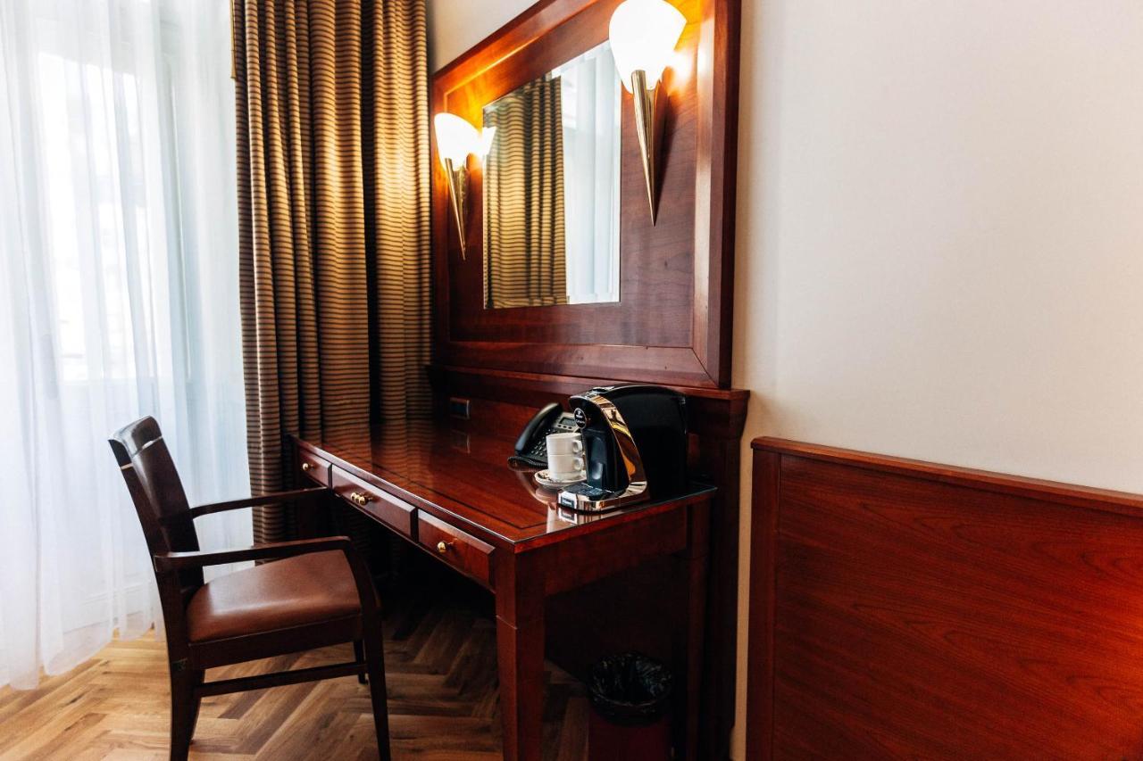 Hotel La Bohemia Карловы Вары Экстерьер фото