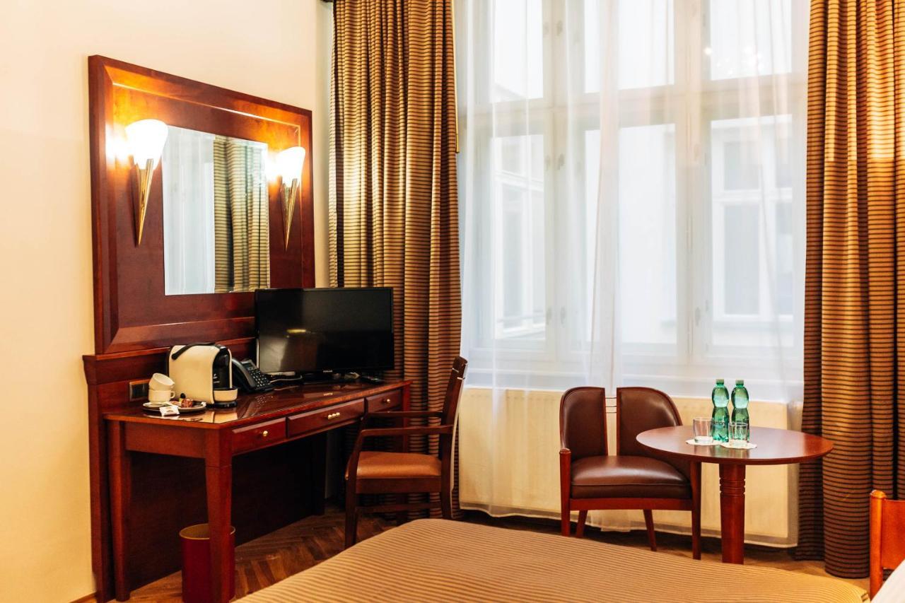 Hotel La Bohemia Карловы Вары Экстерьер фото