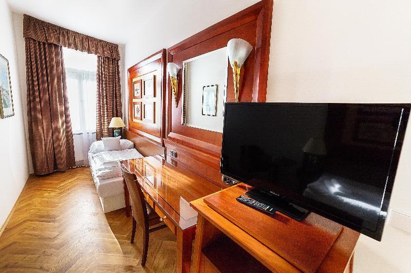 Hotel La Bohemia Карловы Вары Экстерьер фото