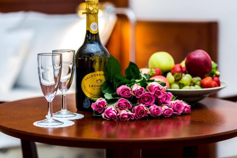 Hotel La Bohemia Карловы Вары Экстерьер фото