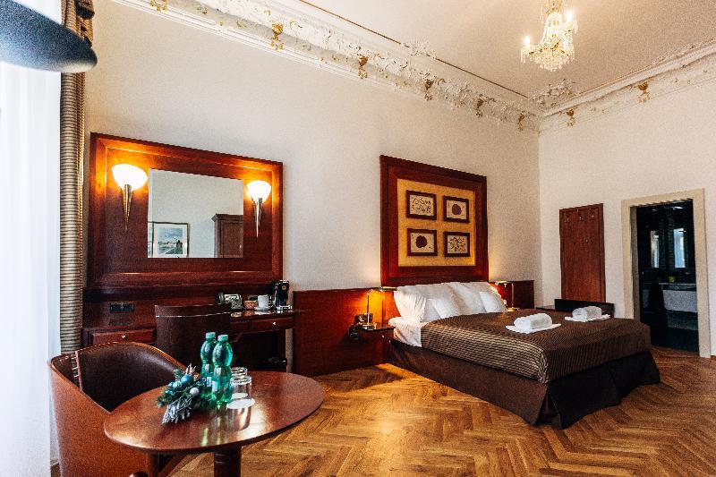 Hotel La Bohemia Карловы Вары Экстерьер фото